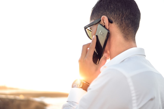 Client BluNavTec en contact avec son interlocuteur unique